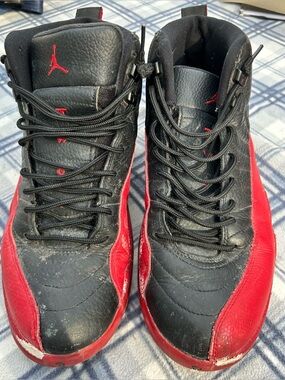 Nike Air Jordan Nike Air Jordan 12 Retro "Flu Game". Size 10